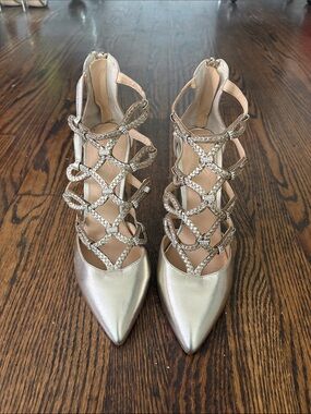 Jewel Badgley Mischka Gold Strappy Pointed-toe Heels